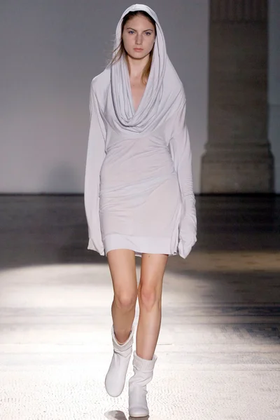 Look 15